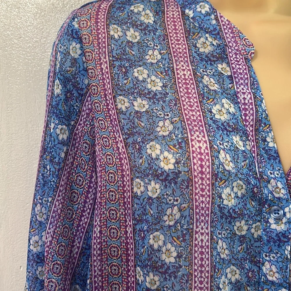 Kut from the Kloth Blue and Pink Button Down Shirt - Picture 4 of 8
